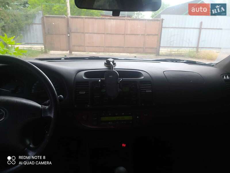 Седан Toyota Camry 2003 в Ізюмі