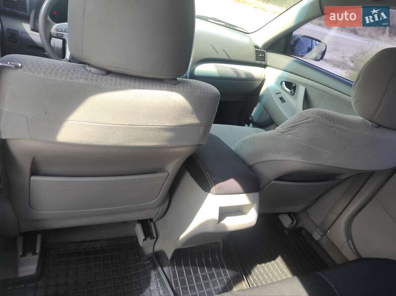 Седан Toyota Camry 2010 в Харкові
