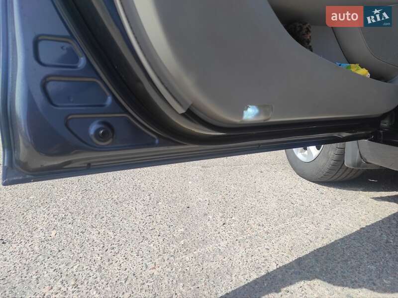 Седан Toyota Camry 2010 в Харкові