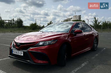 Седан Toyota Camry 2020 в Києві