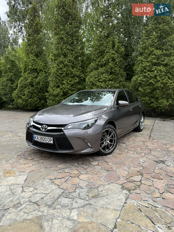 Toyota Camry 2016