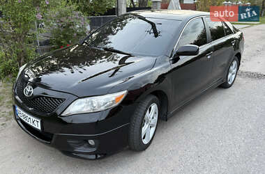 Седан Toyota Camry 2011 в Калиновке