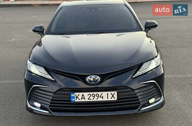 Седан Toyota Camry 2021 в Киеве