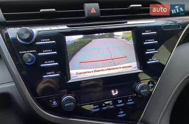 Седан Toyota Camry 2018 в Львове