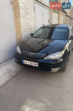 Седан Toyota Camry 2005 в Киеве
