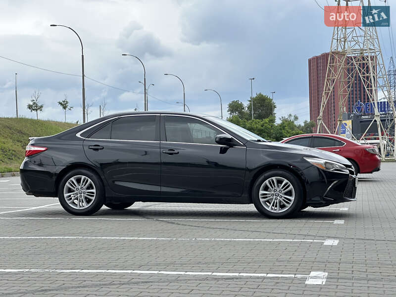 Седан Toyota Camry 2017 в 