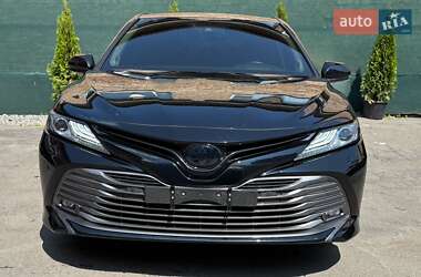 Седан Toyota Camry 2019 в Києві
