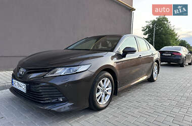Седан Toyota Camry 2018 в Луцьку
