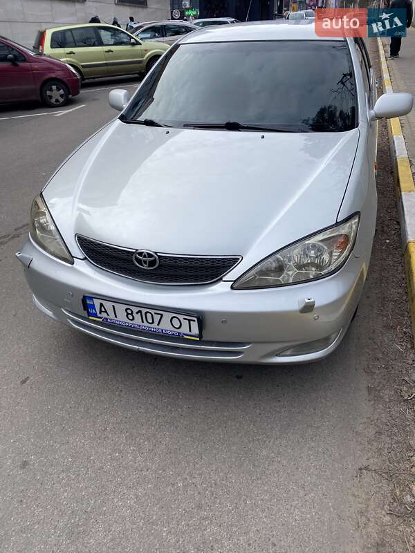 Седан Toyota Camry 2004 в Ірпені