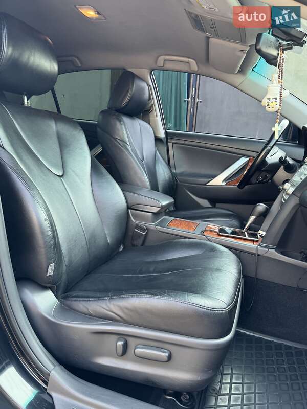 Седан Toyota Camry 2010 в Ананьїві
