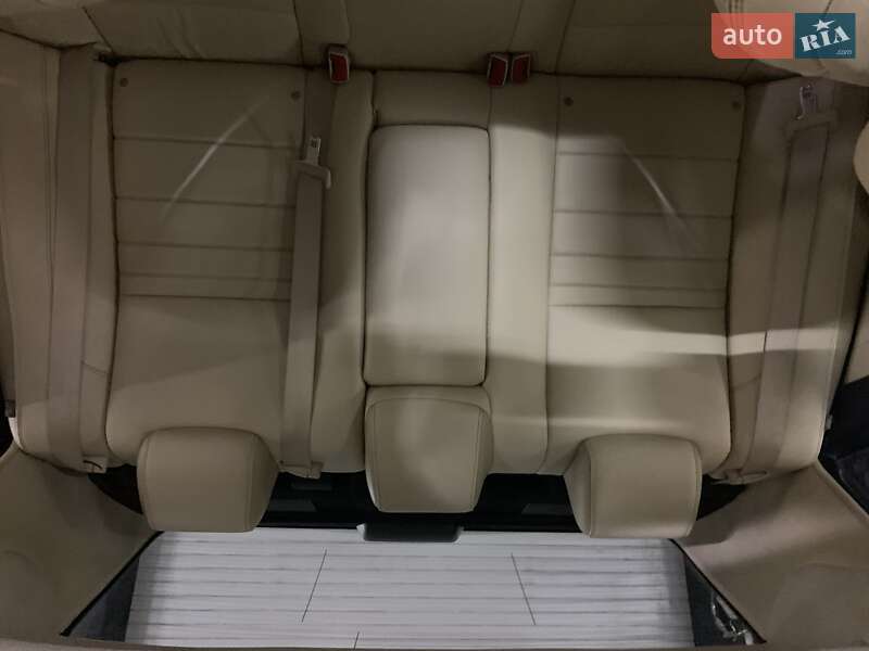 Седан Toyota Camry 2017 в Києві