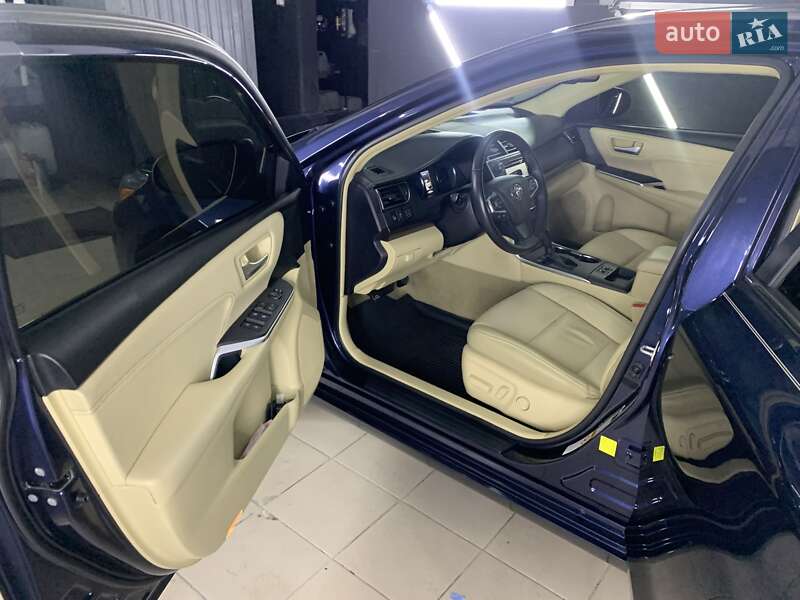 Седан Toyota Camry 2017 в Києві