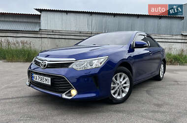 Седан Toyota Camry 2015 в Киеве