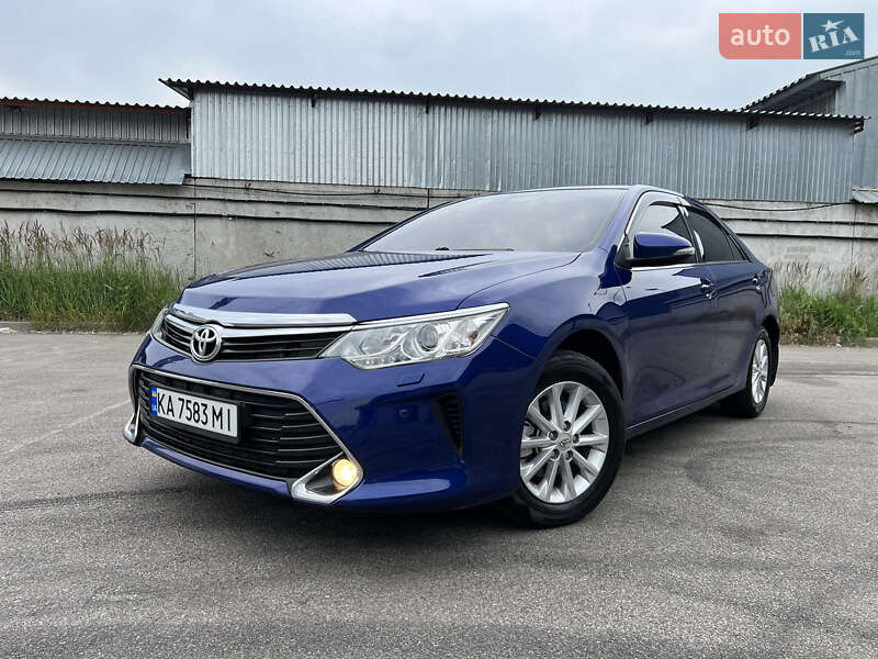 Toyota Camry 2015