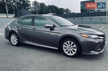Седан Toyota Camry 2018 в Полтаві