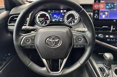 Седан Toyota Camry 2023 в 
