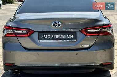 Седан Toyota Camry 2023 в 