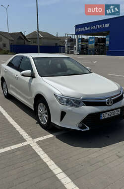 Седан Toyota Camry 2017 в Івано-Франківську