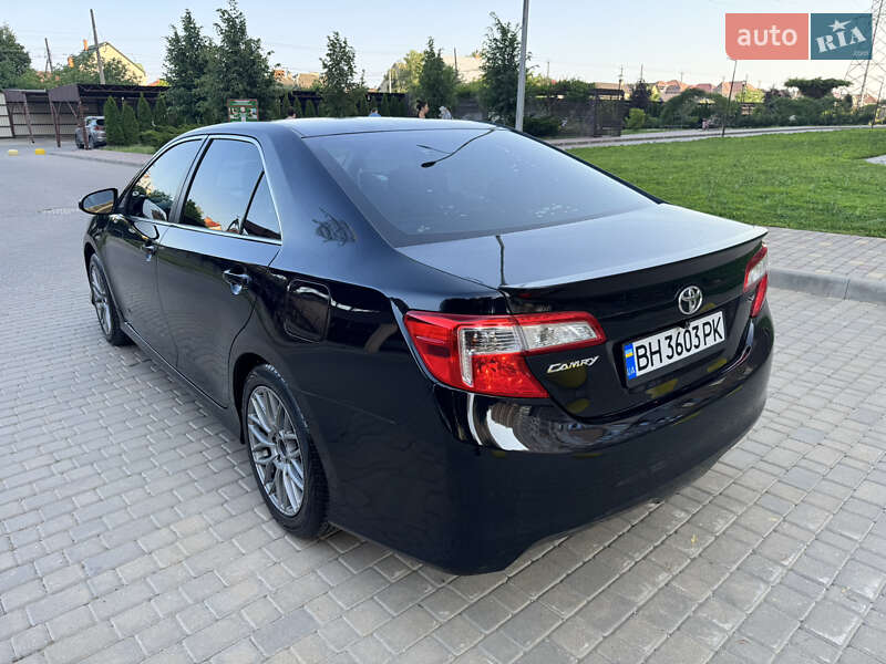 Седан Toyota Camry 2013 в Одесі