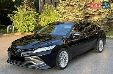 Седан Toyota Camry 2020 в Киеве