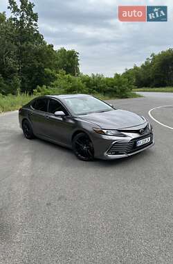 Седан Toyota Camry 2021 в Хмельницком