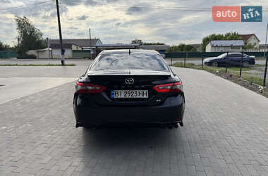 Седан Toyota Camry 2018 в 