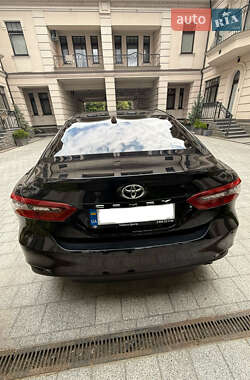 Седан Toyota Camry 2021 в 