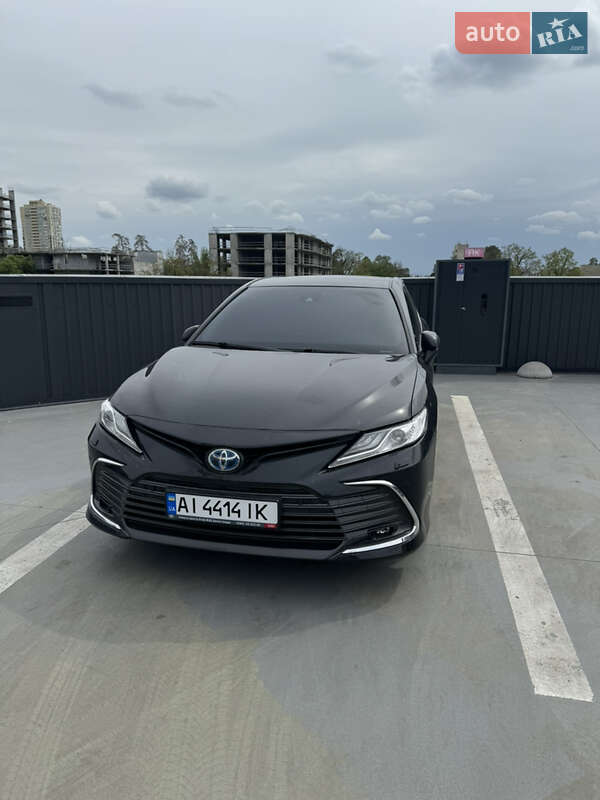Toyota Camry 2021