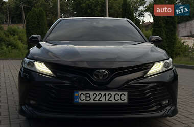 Седан Toyota Camry 2018 в Прилуках