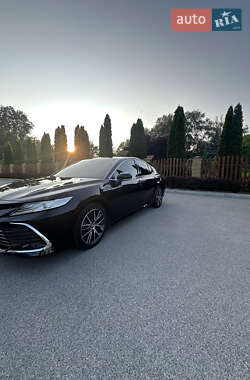 Седан Toyota Camry 2021 в 