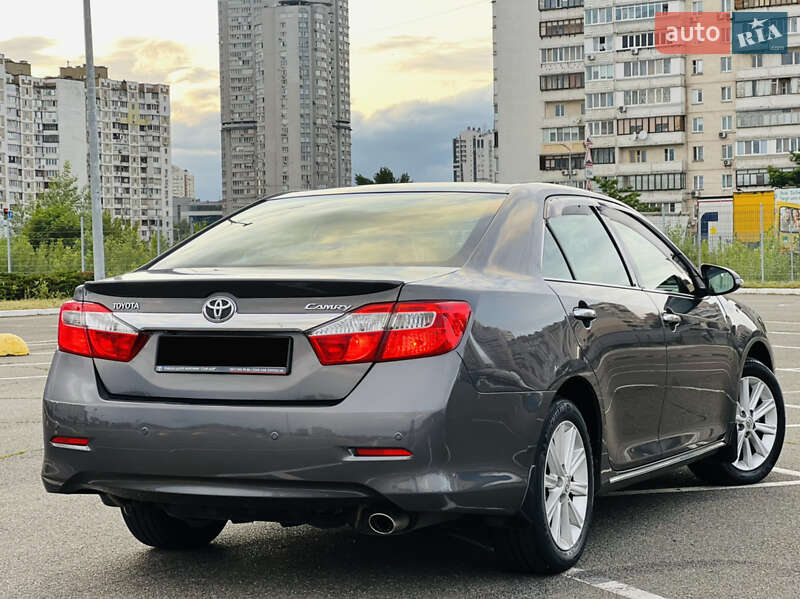 Седан Toyota Camry 2014 в 