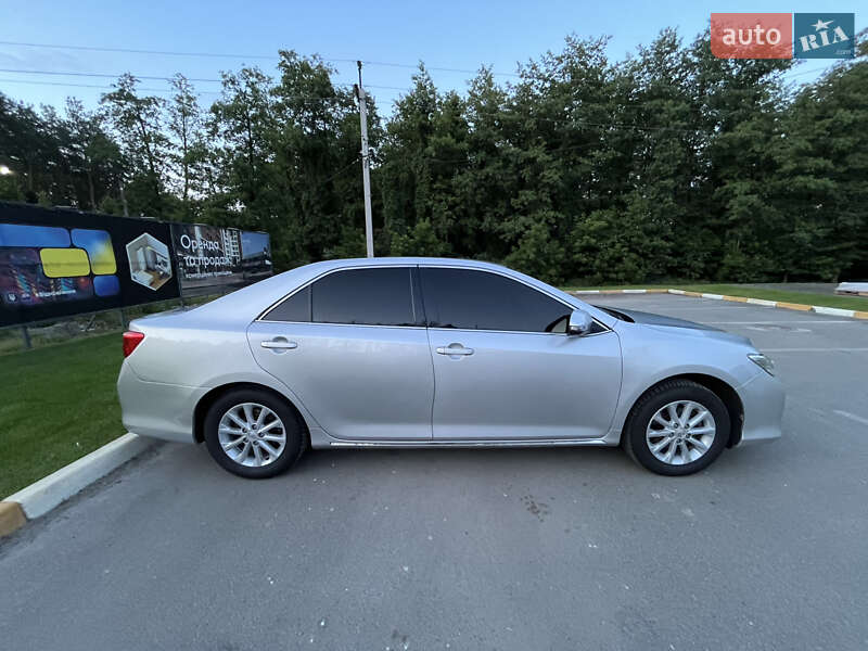 Седан Toyota Camry 2012 в Киеве
