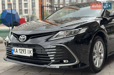 Седан Toyota Camry 2022 в 
