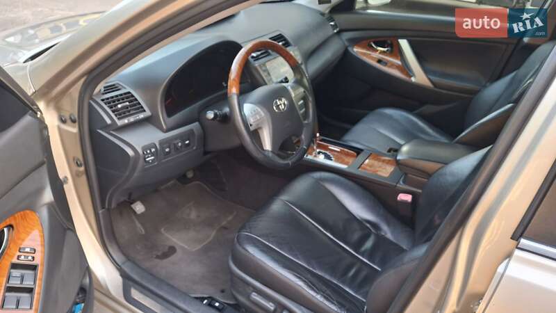 Седан Toyota Camry 2008 в Львові