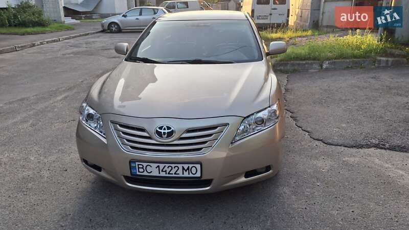 Седан Toyota Camry 2008 в Львові