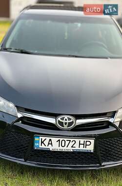 Седан Toyota Camry 2017 в Киеве