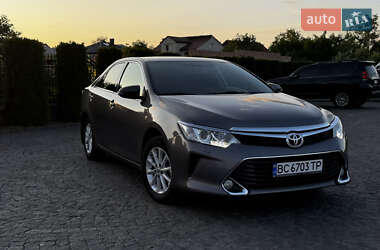 Седан Toyota Camry 2016 в Львове