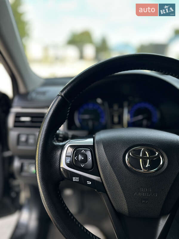 Седан Toyota Camry 2015 в Львове