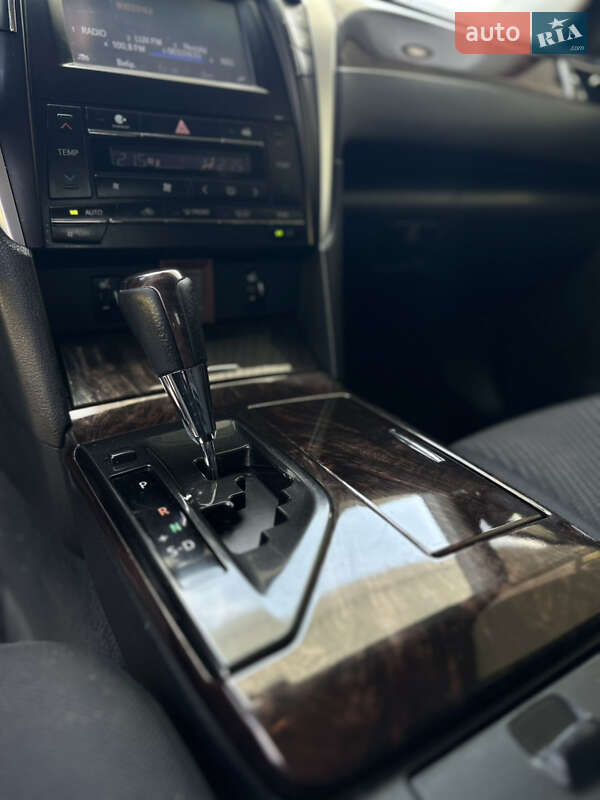 Седан Toyota Camry 2015 в Львове
