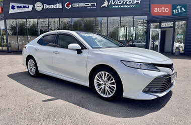 Седан Toyota Camry 2019 в Запорожье