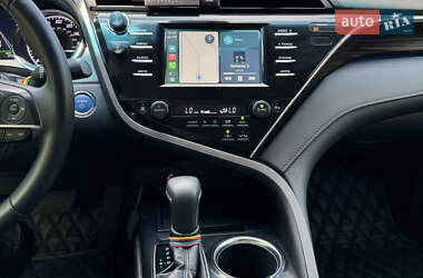 Седан Toyota Camry 2017 в 