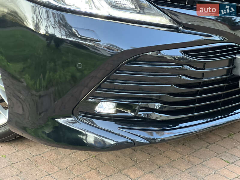 Седан Toyota Camry 2017 в Києві