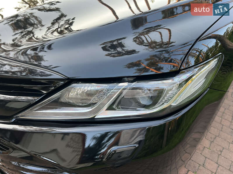 Седан Toyota Camry 2017 в Києві