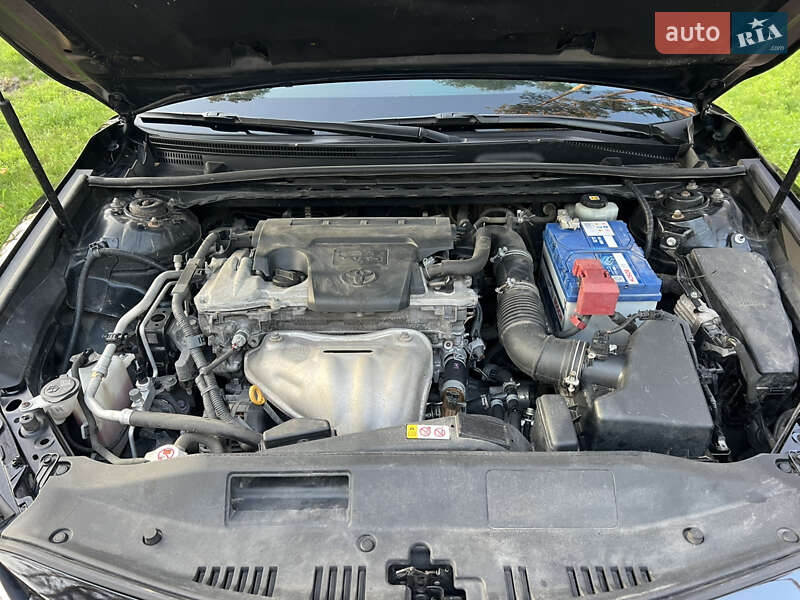 Седан Toyota Camry 2017 в Києві