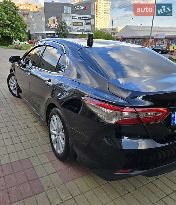 Седан Toyota Camry 2019 в Києві