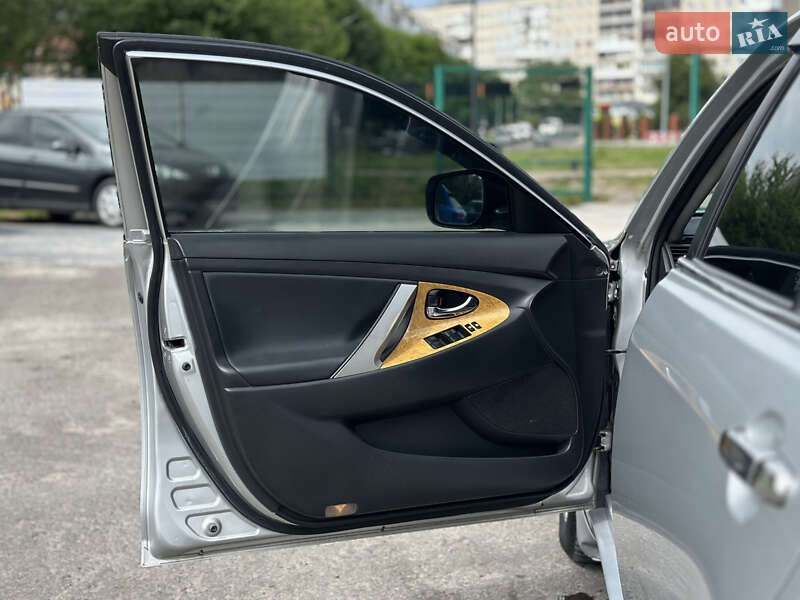 Седан Toyota Camry 2006 в Шептицькому