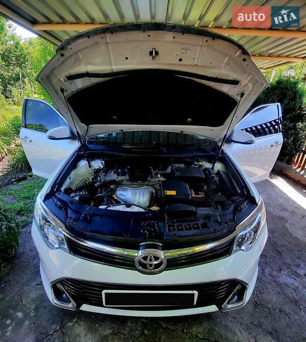 Седан Toyota Camry 2015 в Кременчуці