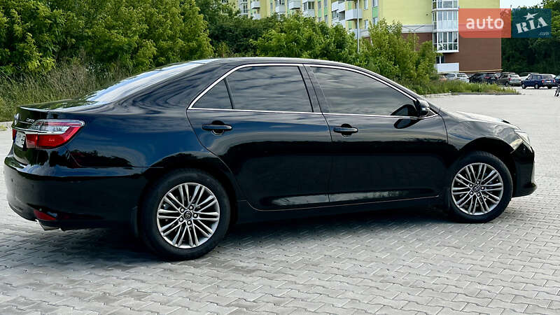 Седан Toyota Camry 2014 в Полтаве