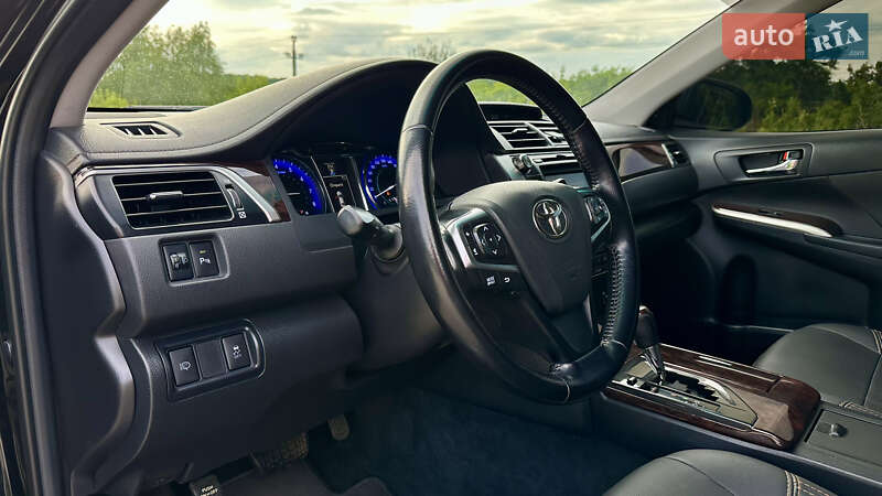 Седан Toyota Camry 2014 в Полтаве