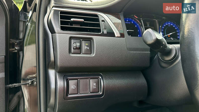 Седан Toyota Camry 2014 в Полтаве